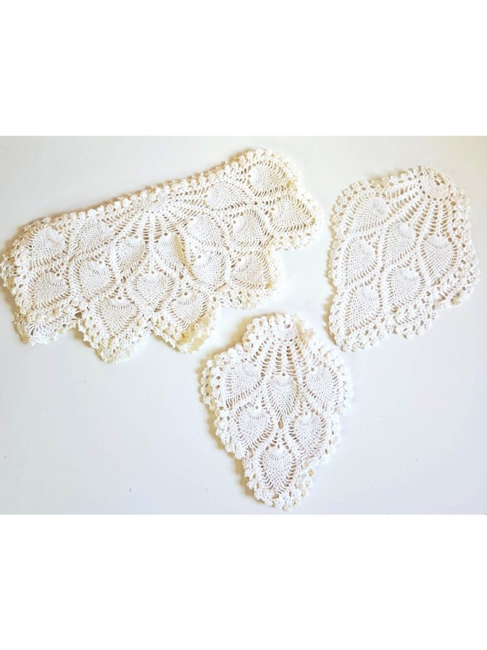 Vtg White Crochet Doilies Peacock Pattern Set Of 10 Handmade Decor 1980's Craft